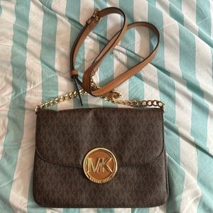 Michael Kors Crossbody purse !